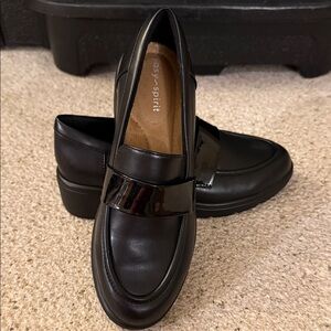 Easy Spirit Glossy Black Women's Flats